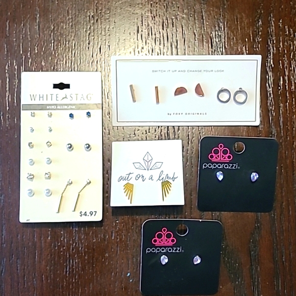 Earring Bundle New with tags Lot of earrings silver tone and gold tone collectio - Picture 1 of 7